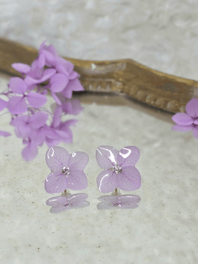 Les délicates simple violet clair