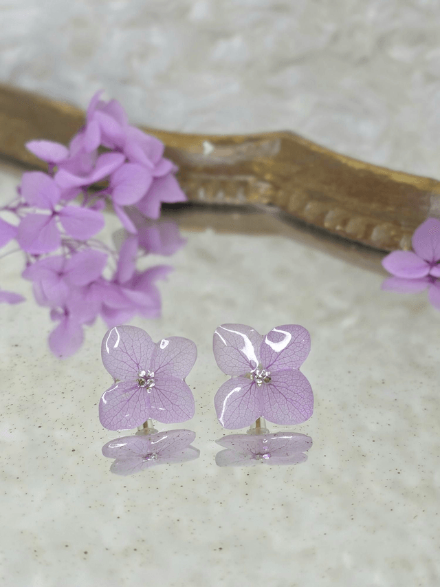 Les délicates simple violet clair
